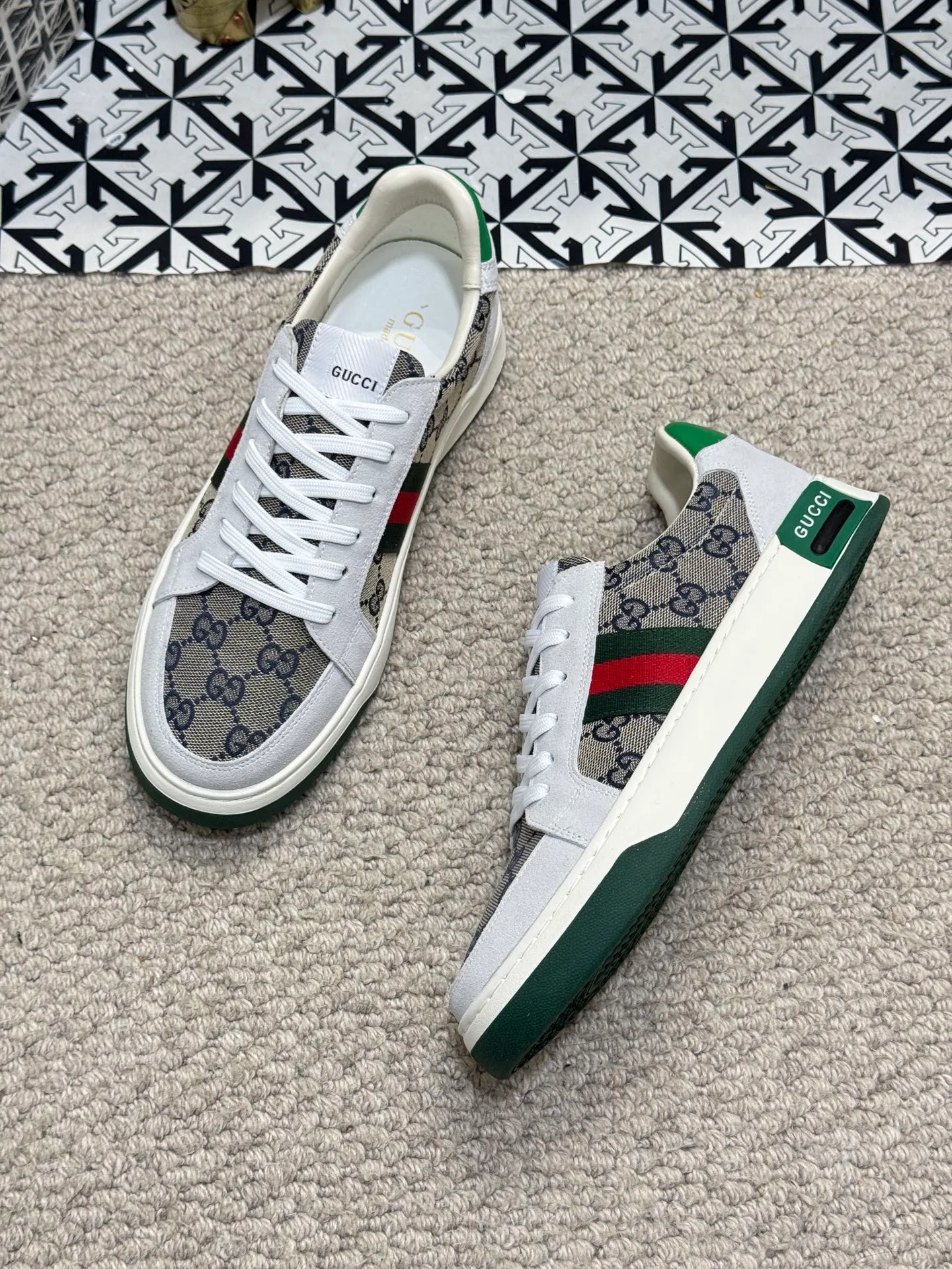 Men's shoes 💰400 [New model] 🪳🪳Gucci─Gucci classic. Gucci purchase level, comparable to genuine products without pressure, colorful style prevails, really looks good on the feet, original leather imported from Italy, the texture is amazing! Lasting technology, first-layer sheepskin lining imported from Italy, highly recommended product, a must-see, high quality will definitely satisfy you! Size: 38-44 (45 customized